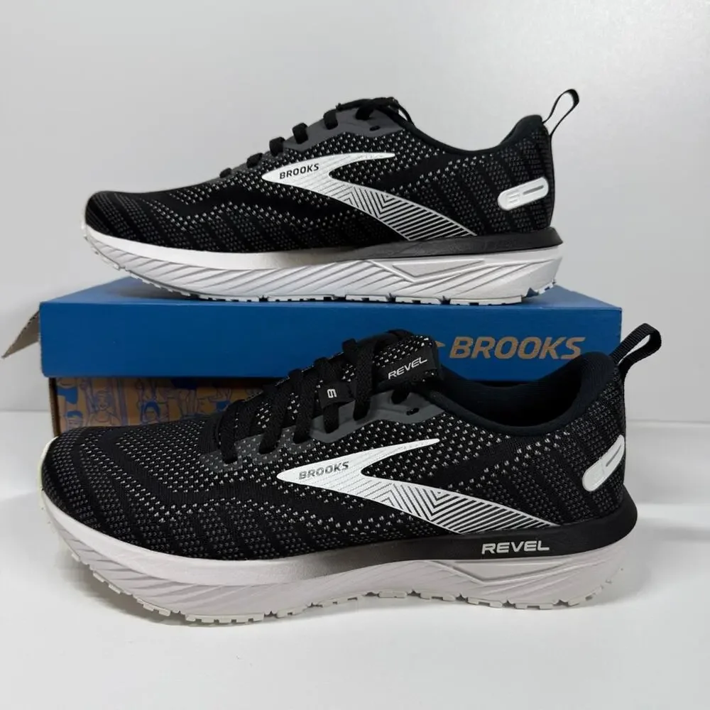 NIB •Brooks men’s Revel 6 Neutral Running Shoe Size: 8